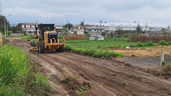 CONTINÚA MANTENIMIENTO VIAL EN LA PARROQUIA PICAIHUA 